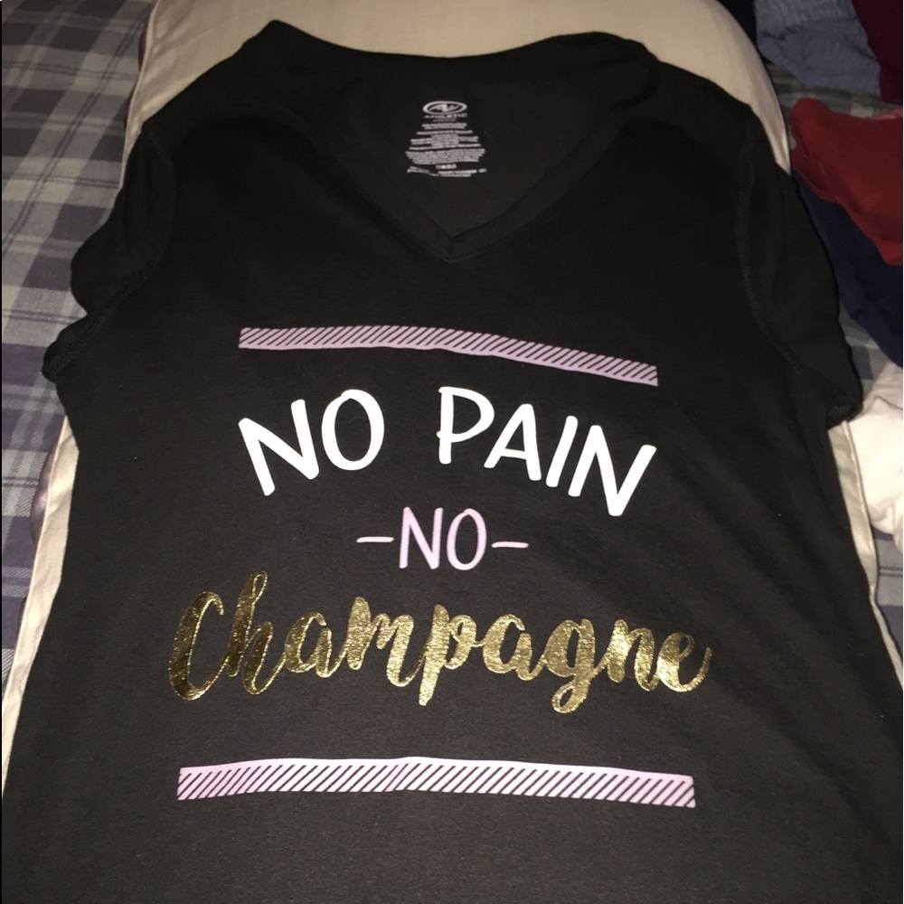 NWOT- No Pain No Champagne Shirt 🍾